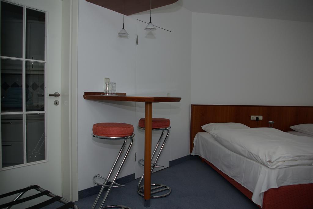 Hotel Alte Bruecke Bad Homburg vor der Hoehe Exterior photo