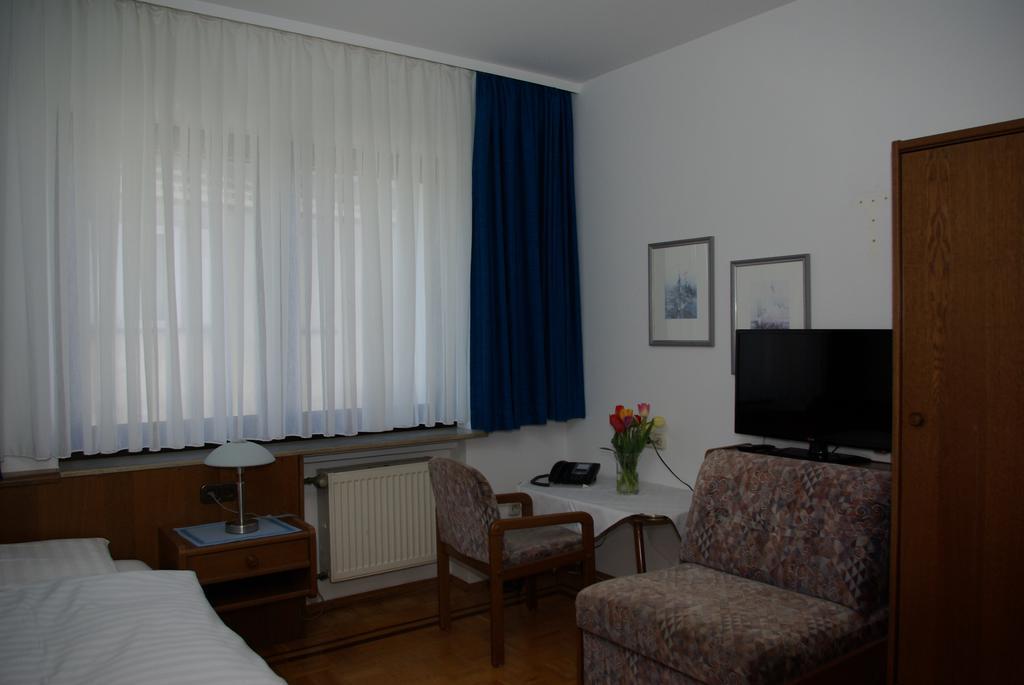 Hotel Alte Bruecke Bad Homburg vor der Hoehe Room photo